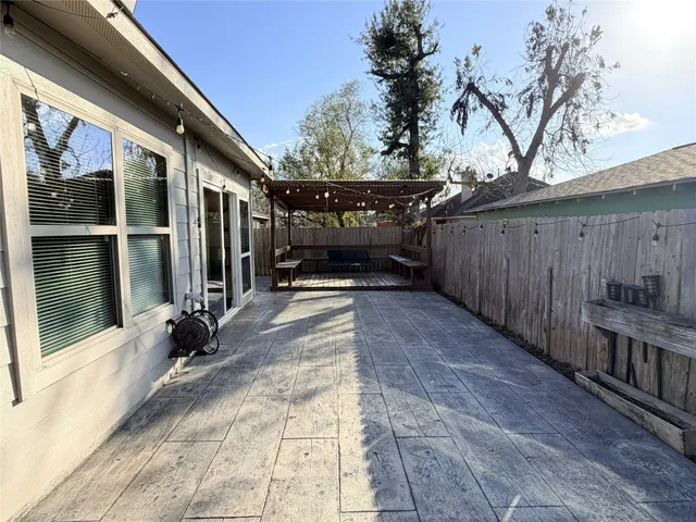 $2,000 | 8002 Brandon Street, Houston, TX 77051