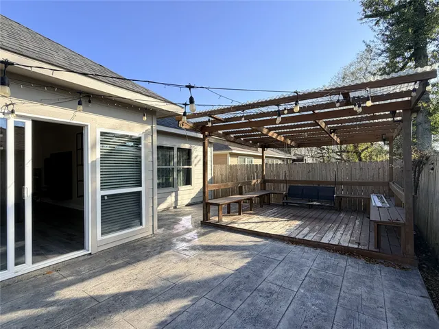 $2,000 | 8002 Brandon Street, Houston, TX 77051