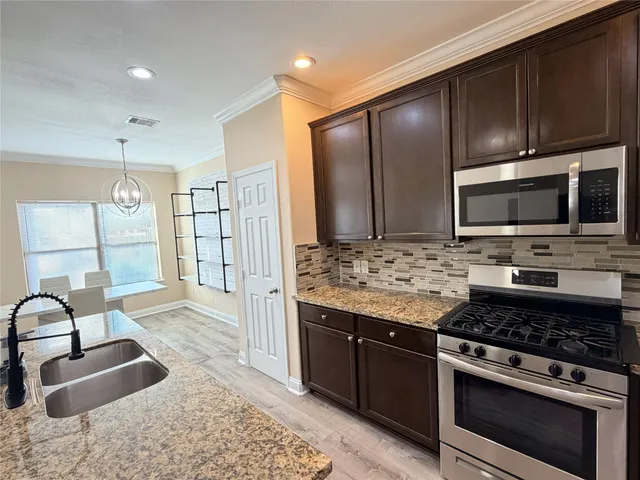 $2,000 | 8002 Brandon Street, Houston, TX 77051