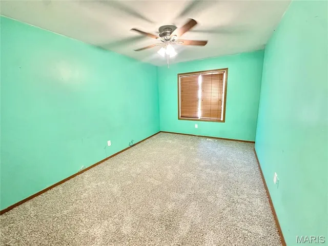 $285,000 | 12 Miraclair Drive, Florissant, MO 63031