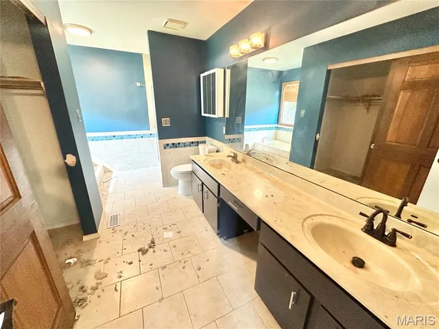 $285,000 | 12 Miraclair Drive, Florissant, MO 63031