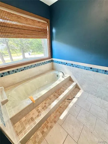 $285,000 | 12 Miraclair Drive, Florissant, MO 63031