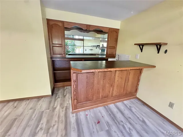 $285,000 | 12 Miraclair Drive, Florissant, MO 63031