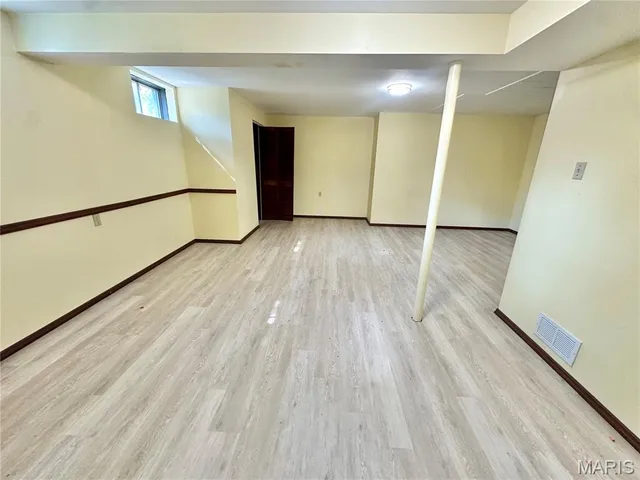 $285,000 | 12 Miraclair Drive, Florissant, MO 63031