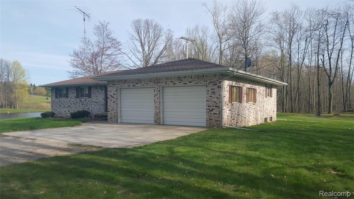 3117 West Brocker Road Metamora, MI 48455 - Photo 2 of 13 20170424_175010.jpg