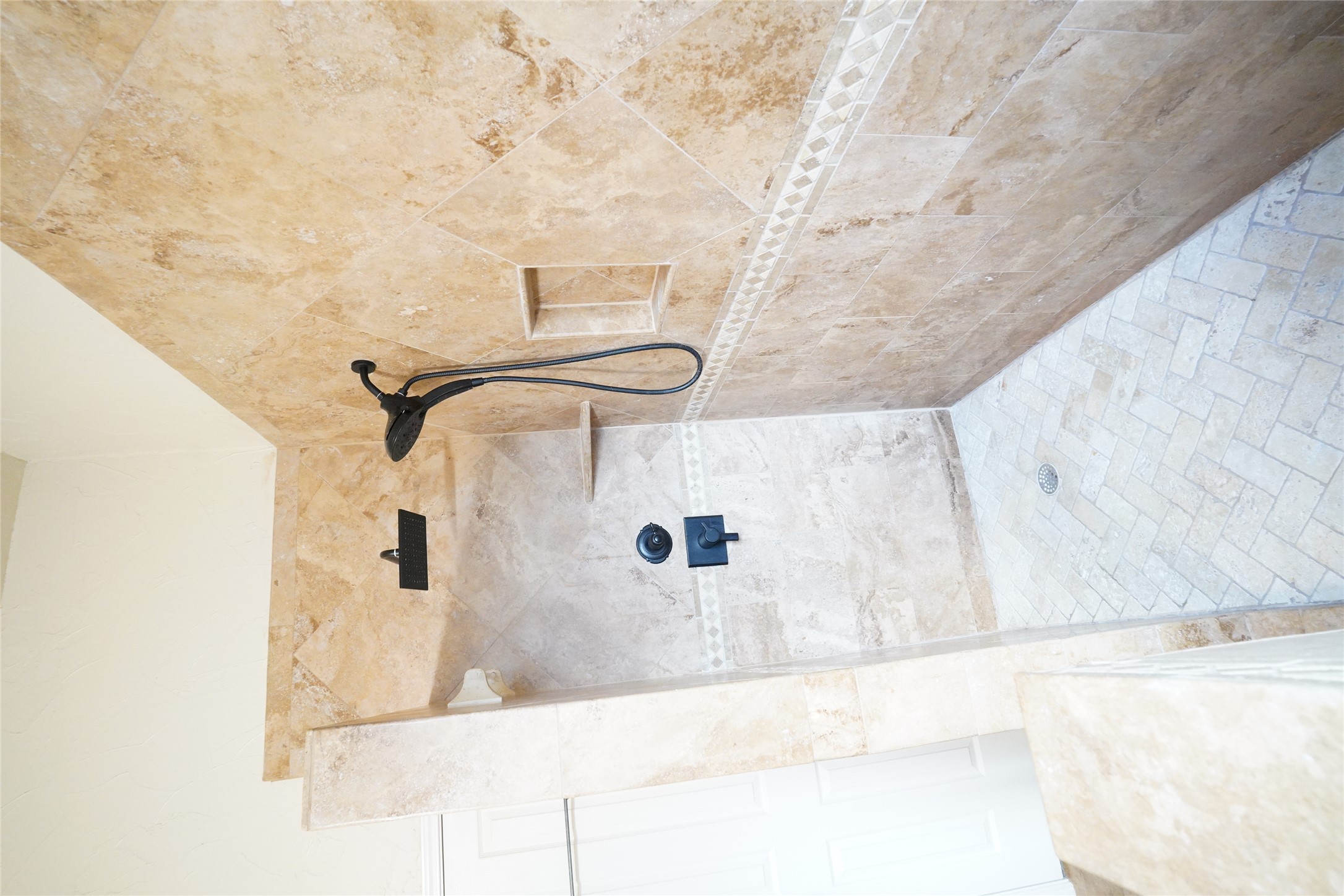 1712 Hackney Cove Austin, TX 78727 - Photo 17 of 38 a bathroom with a shower