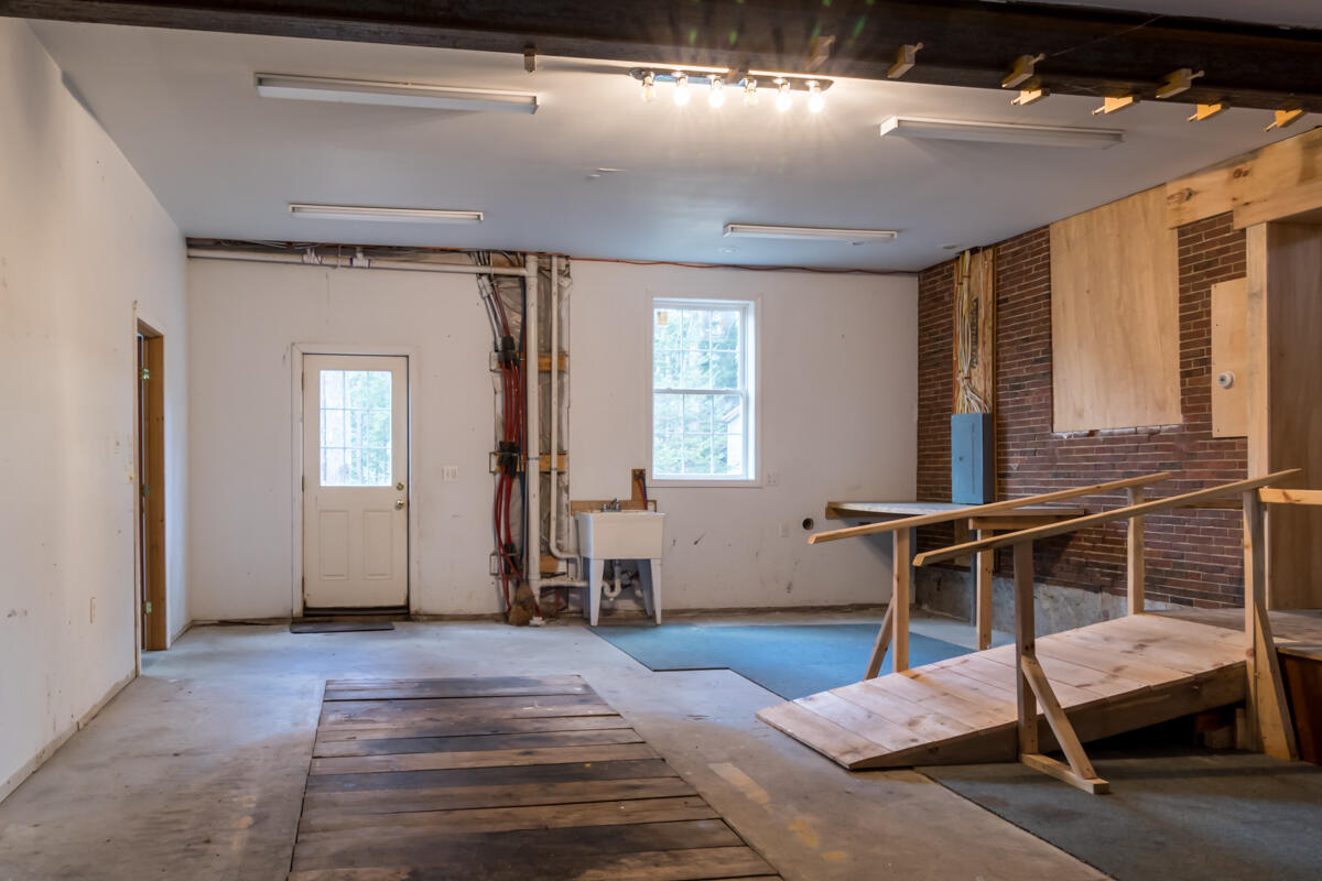 19 Swamp Road Durham, ME 04222 - Photo 2 of 18 61-Garages (4 of 6)