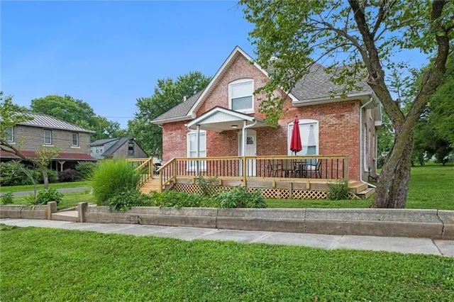 $389,857 | 306 Lewis Street, Edgerton, MO 64444