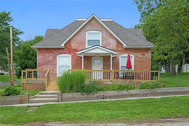 $379,000 | 306 Lewis Street, Edgerton, MO 64444