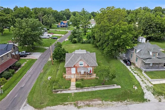 $389,857 | 306 Lewis Street, Edgerton, MO 64444