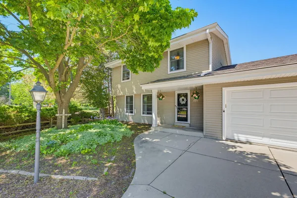 $454,000 | N79-w15586 Deerfield Trail, Menomonee Falls, WI 53051
