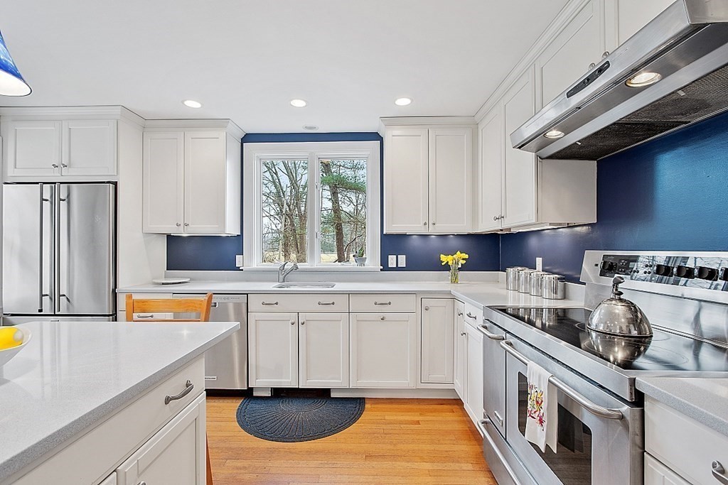71 Fox Run Road Hamilton, MA 01982 - Photo 5 of 35