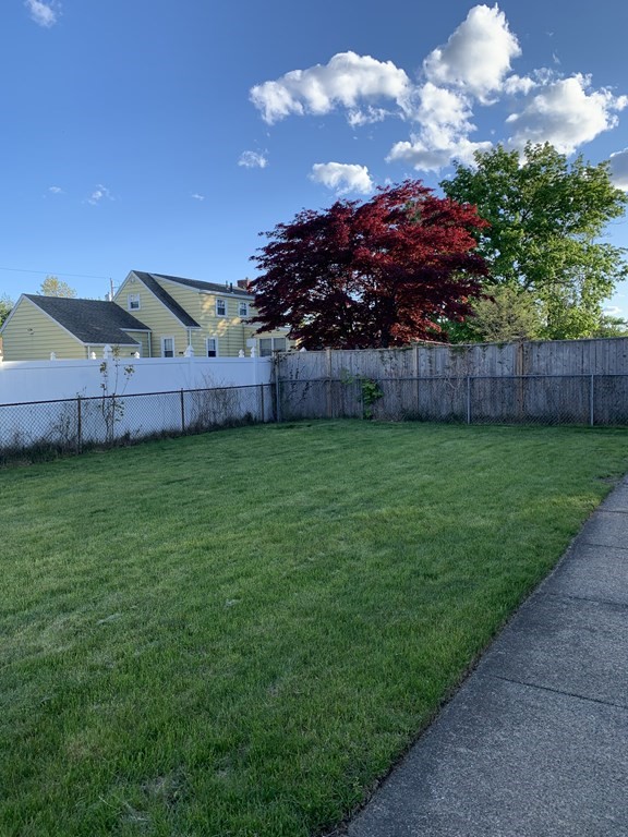 52 Curran Road Lynn, MA 01905 - Photo 4 of 16 Gallery Image 4