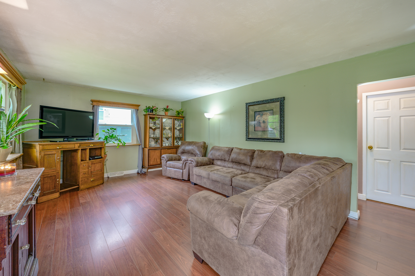815 Town Road West Chicago, IL 60185 - Photo 11 of 18