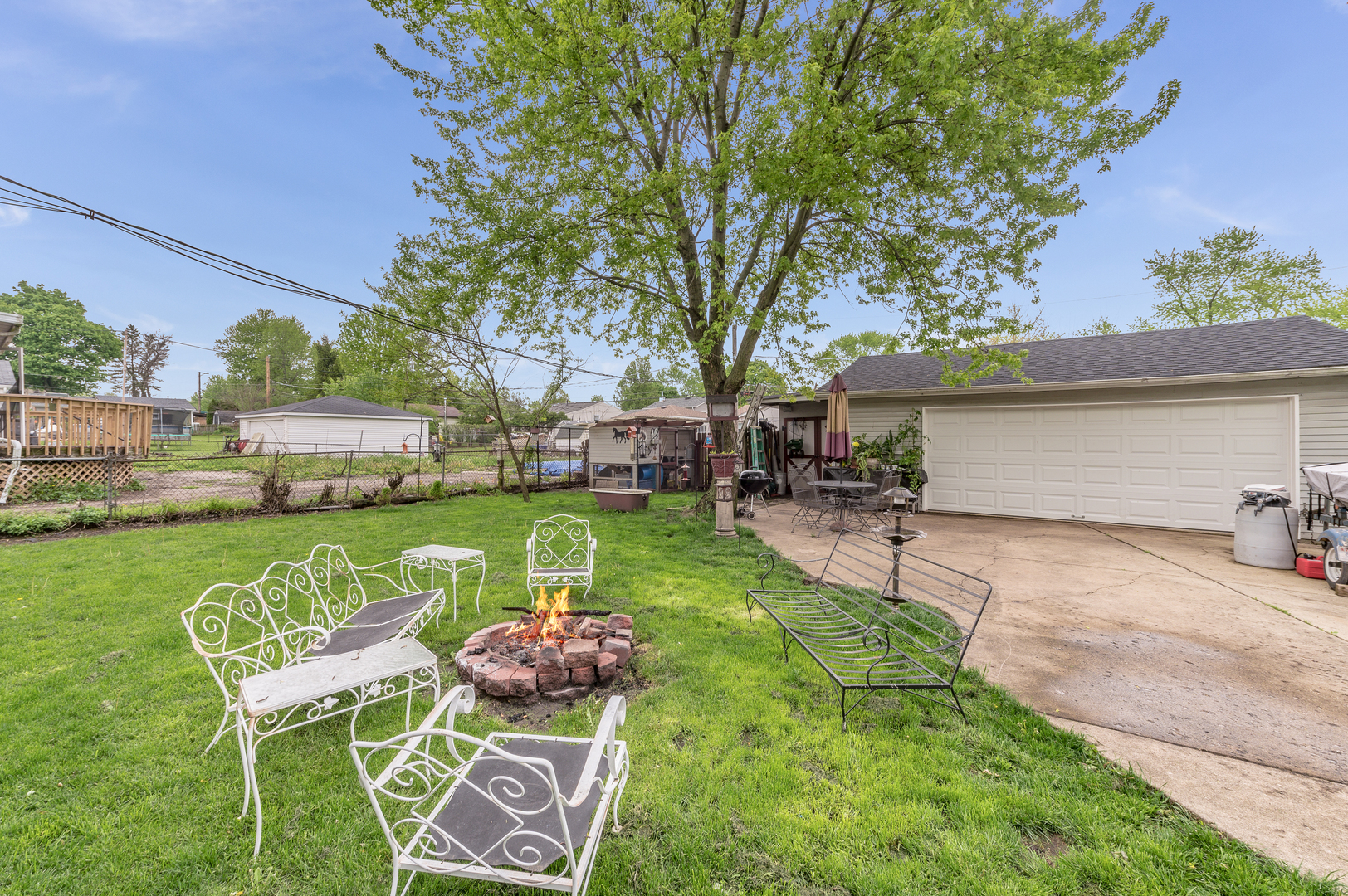 815 Town Road West Chicago, IL 60185 - Photo 3 of 18