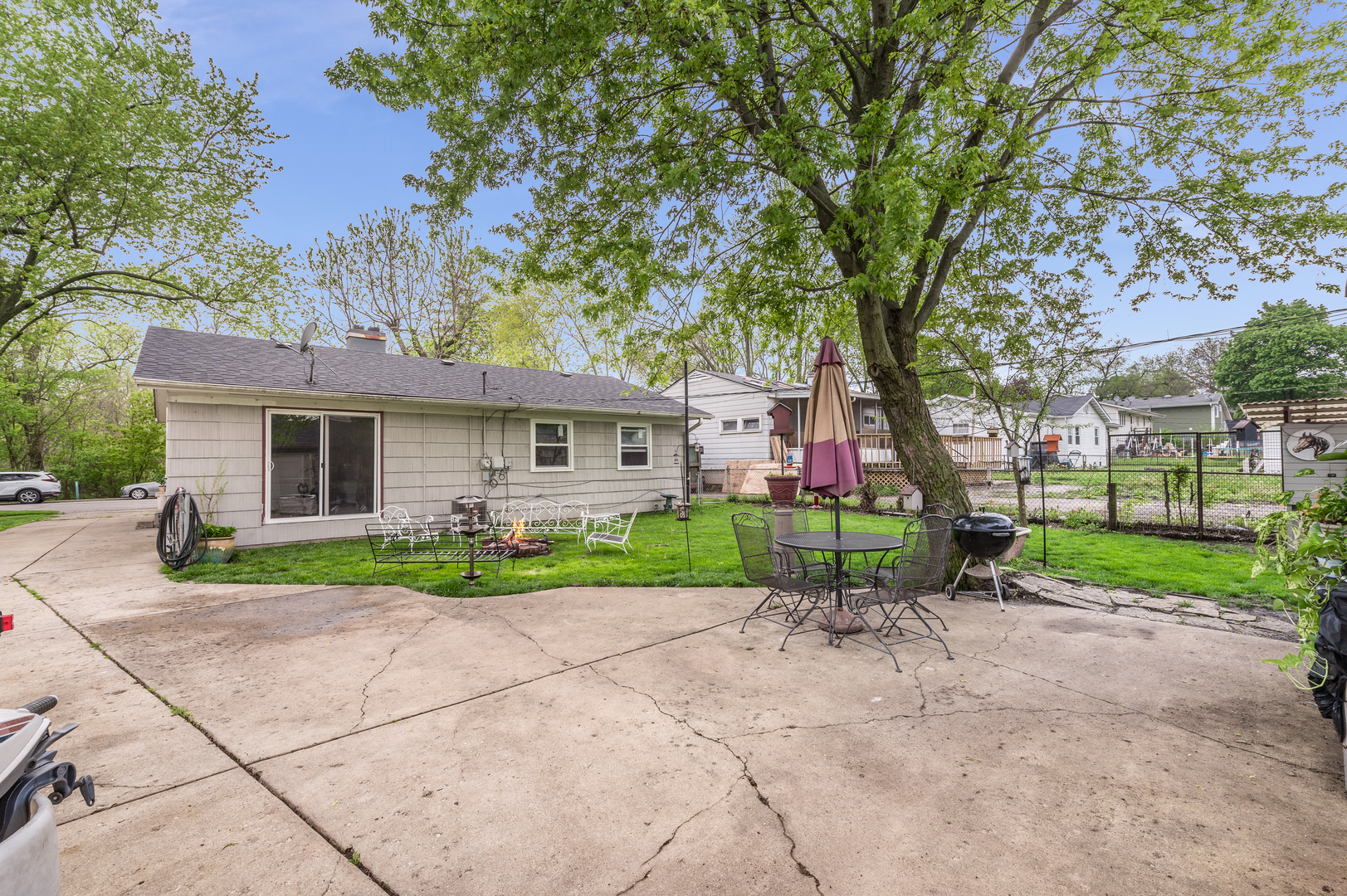 815 Town Road West Chicago, IL 60185 - Photo 5 of 18