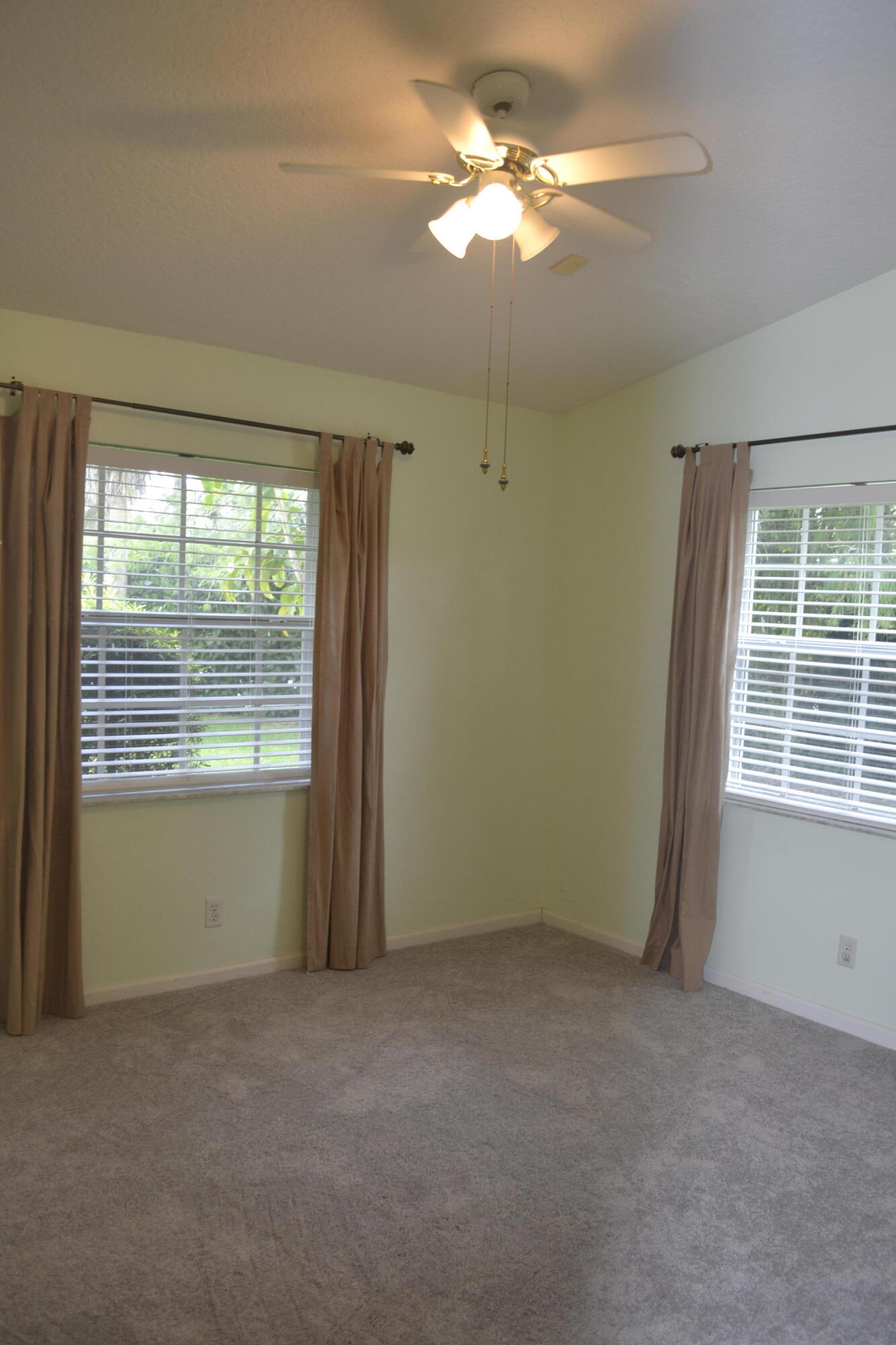 1104 Raintree Lane Wellington, FL 33414 - Photo 12 of 30 bedroom 2 Vaulted ceilng