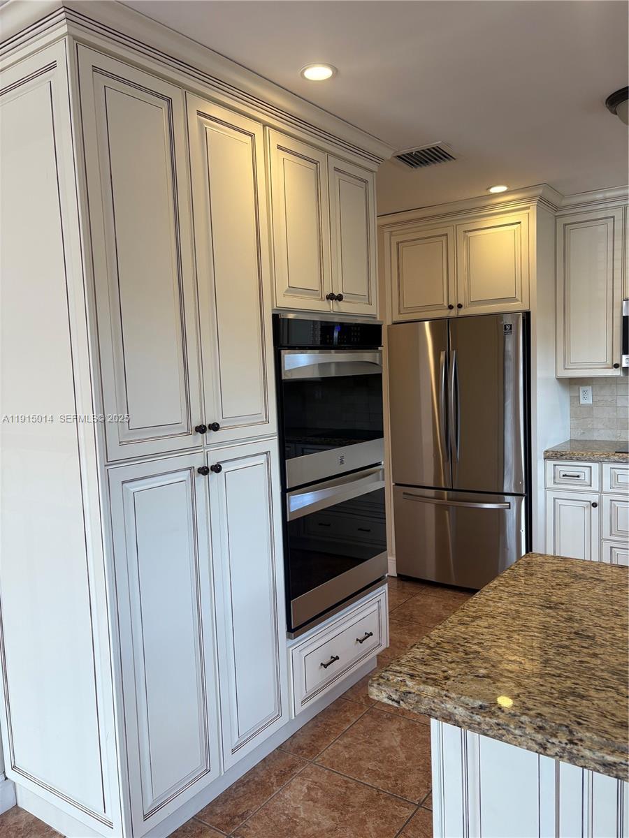 819 East 26th Street Hialeah, FL 33013 - Photo 19 of 49