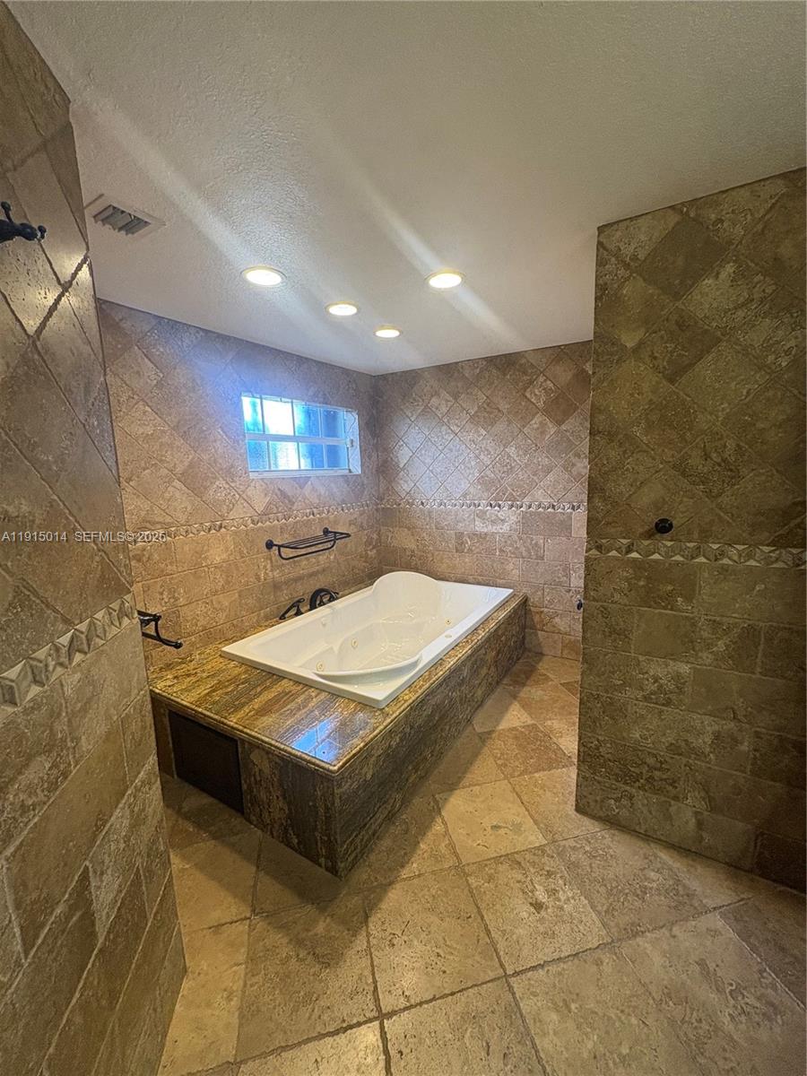 819 East 26th Street Hialeah, FL 33013 - Photo 28 of 49