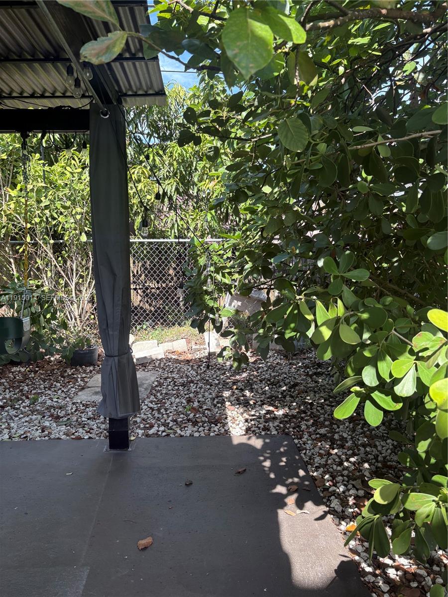 819 East 26th Street Hialeah, FL 33013 - Photo 45 of 49