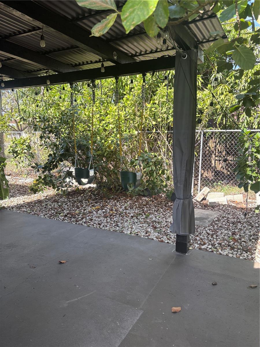 819 East 26th Street Hialeah, FL 33013 - Photo 46 of 49