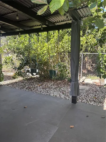 $4,750 | 819 East 26th Street, Hialeah, FL 33013