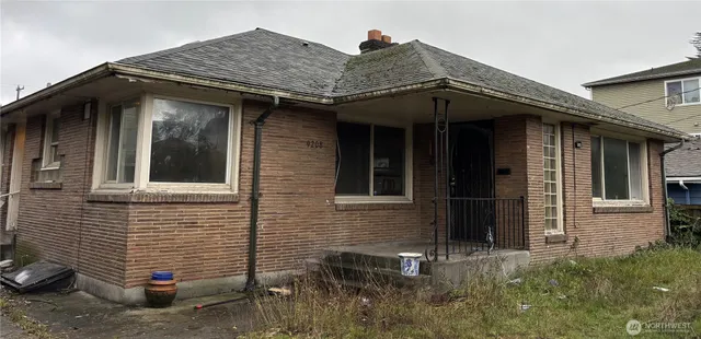 $850,000 | 9208 17th Avenue Southwest, Seattle, WA 98106