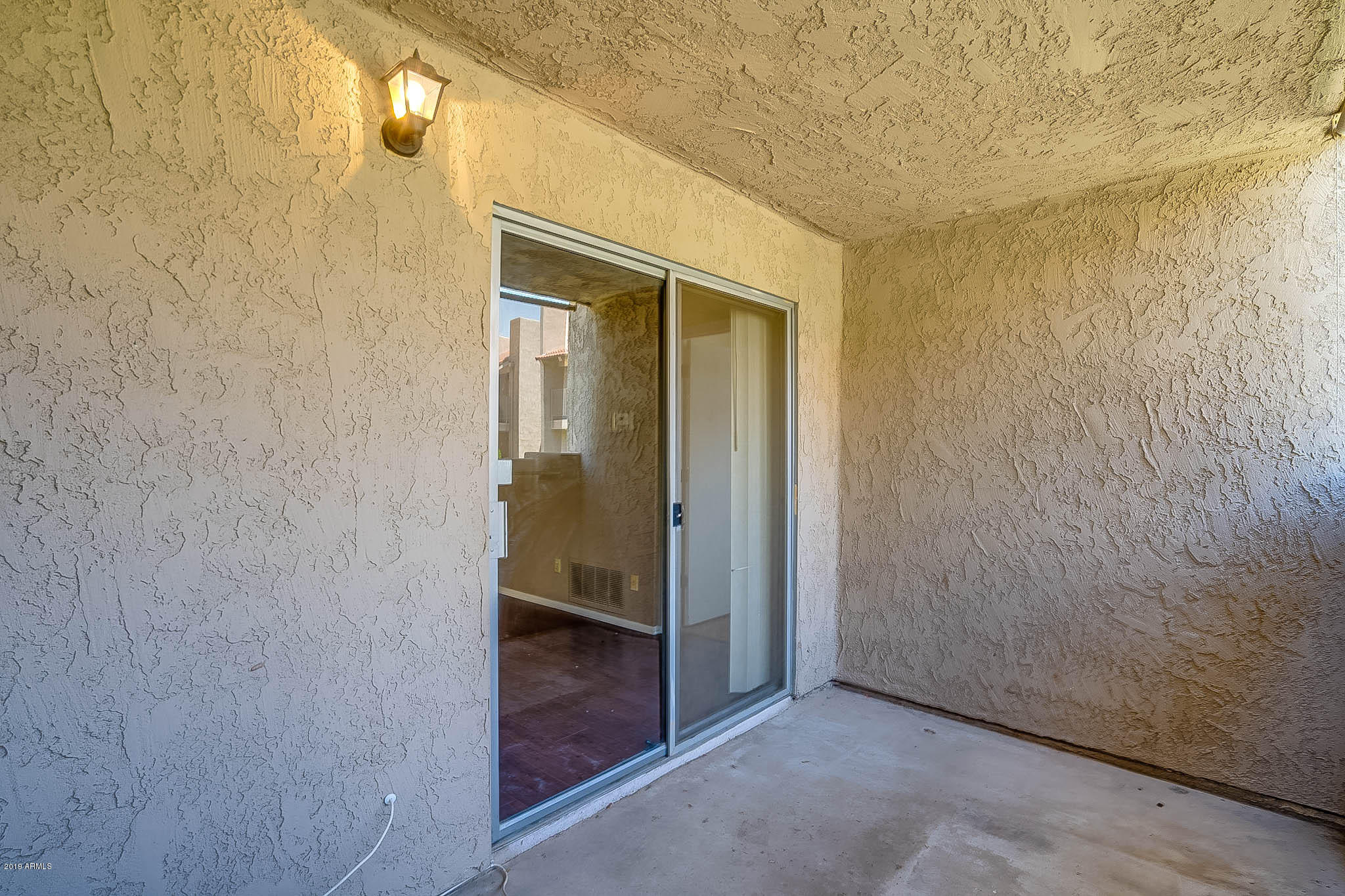 5525 East Thomas Road, Unit R12 Phoenix, AZ 85018 - Photo 14 of 14 a view of a bathroom with shower