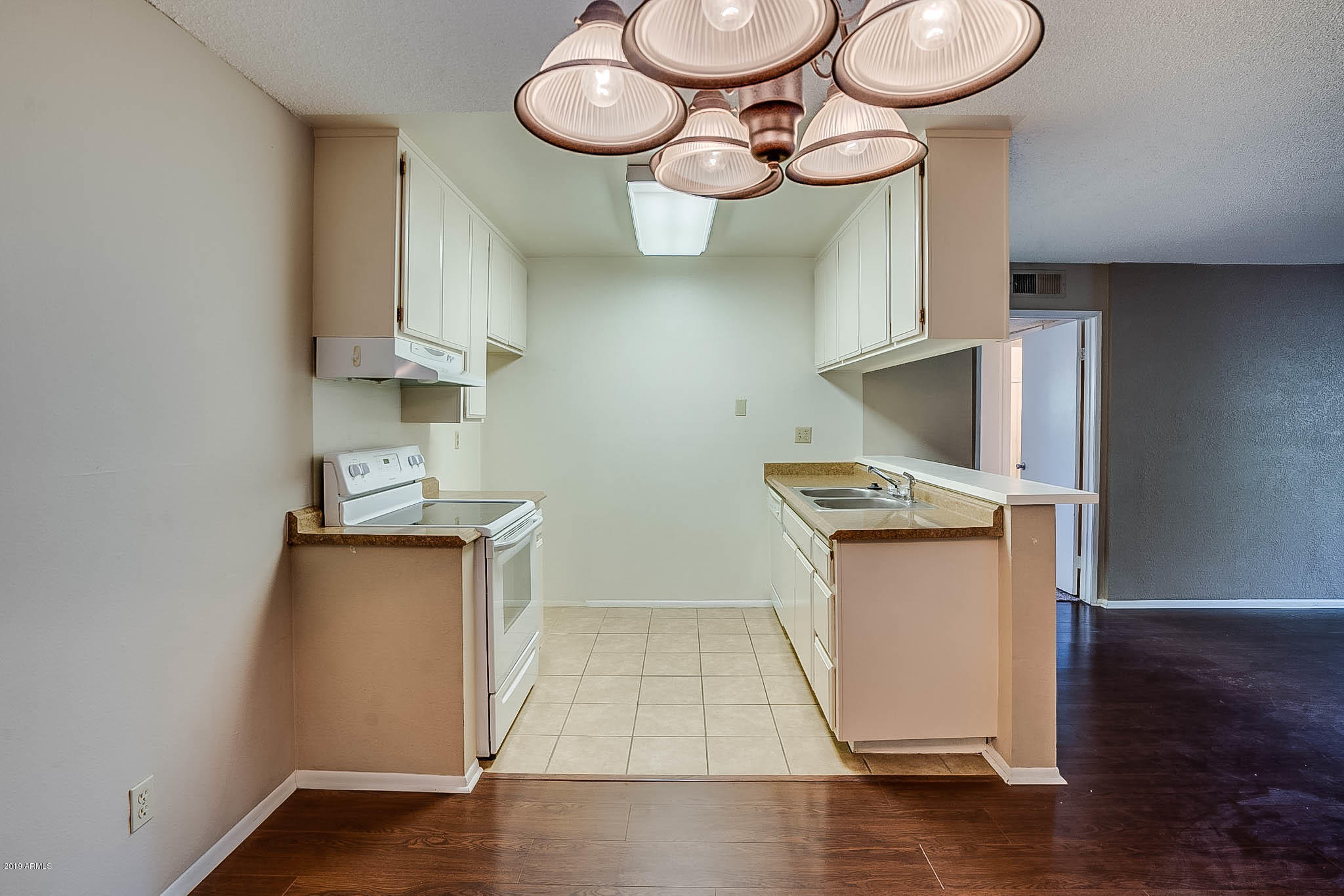 5525 East Thomas Road, Unit R12 Phoenix, AZ 85018 - Photo 7 of 14 photo_07