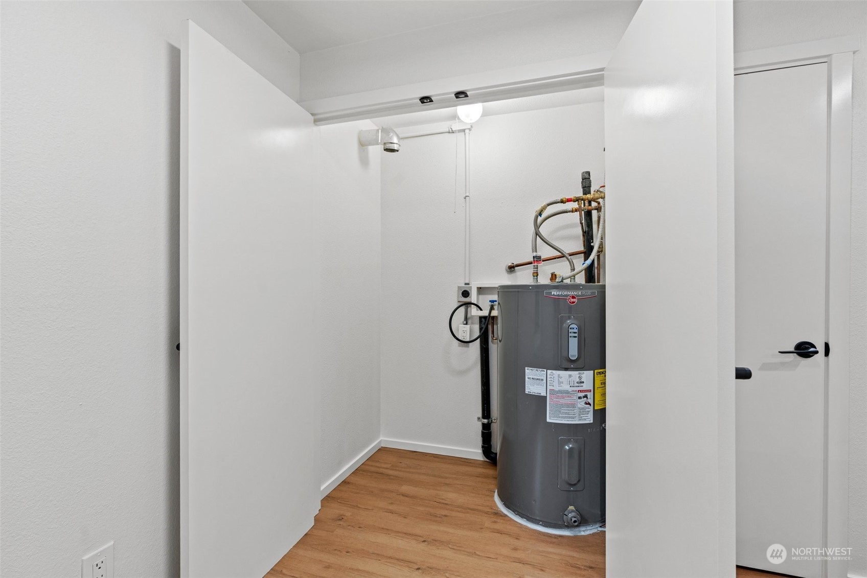 7209 224th Street Southwest, Unit P6 Edmonds, WA 98026 - Photo 16 of 24 Gallery Image 16