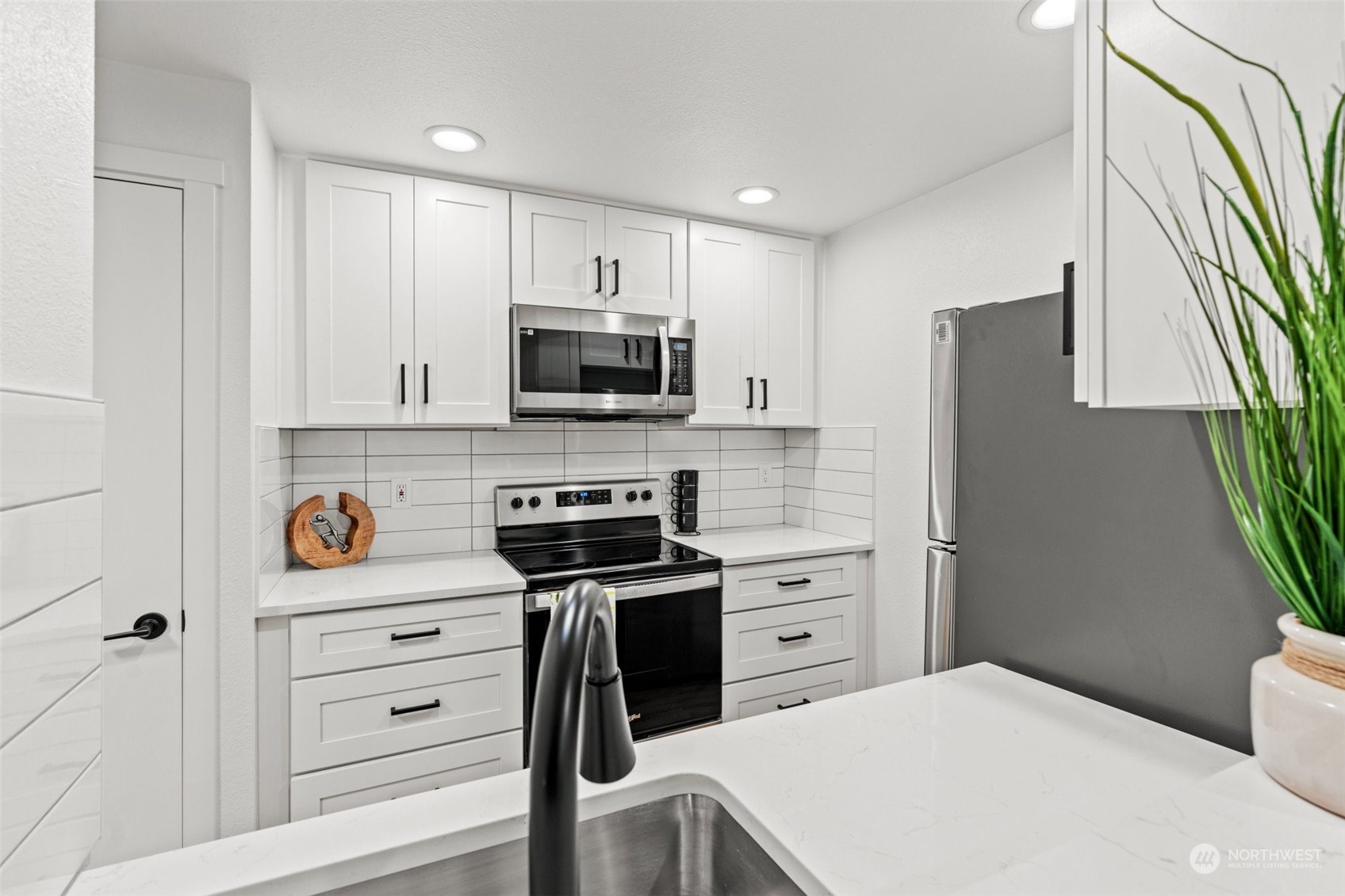 7209 224th Street Southwest, Unit P6 Edmonds, WA 98026 - Photo 6 of 24 Gallery Image 6