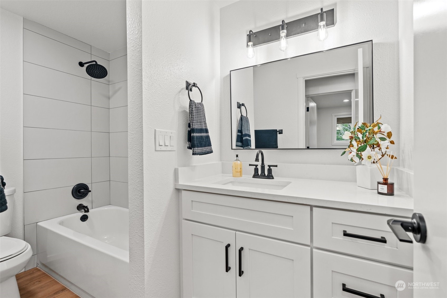 7209 224th Street Southwest, Unit P6 Edmonds, WA 98026 - Photo 9 of 24 Gallery Image 9