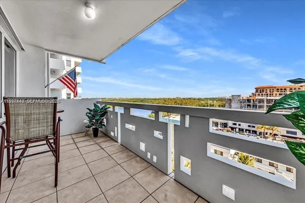 $624,900 | 3111 North Ocean Drive, Unit 904, Hollywood, FL 33019