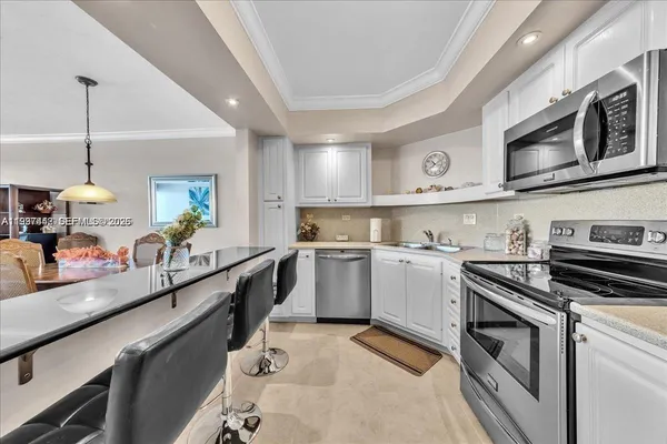 $624,900 | 3111 North Ocean Drive, Unit 904, Hollywood, FL 33019