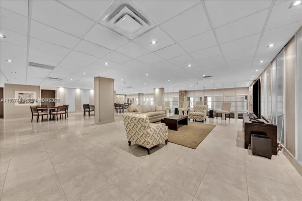 $624,900 | 3111 North Ocean Drive, Unit 904, Hollywood, FL 33019