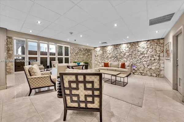 $624,900 | 3111 North Ocean Drive, Unit 904, Hollywood, FL 33019
