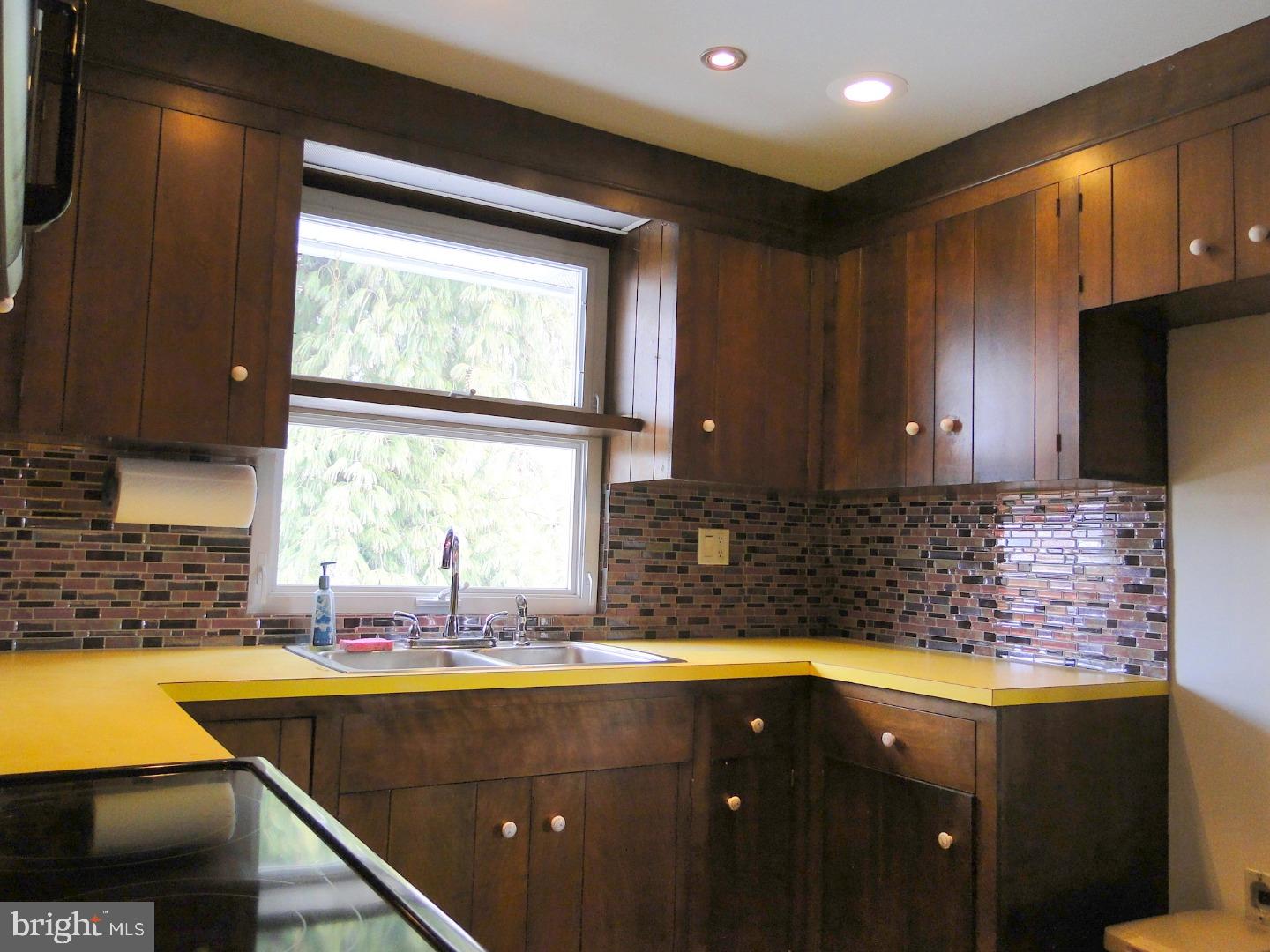 1665 Shale Road Quakertown, PA 18951 - Photo 3 of 25 Gallery Image 3