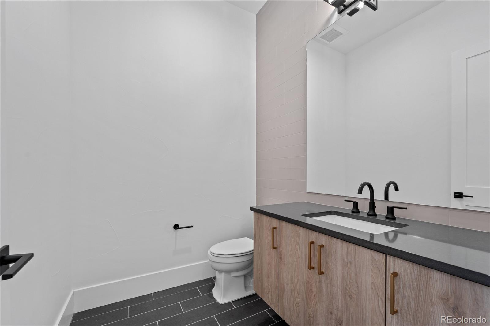 8077 Raphael Lane Littleton, CO 80125 - Photo 34 of 40 Gallery Image 34