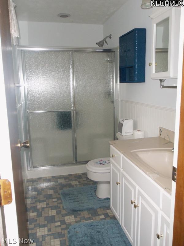 15640 Georgia Road Middlefield, OH 44062 - Photo 7 of 19 Master Bath