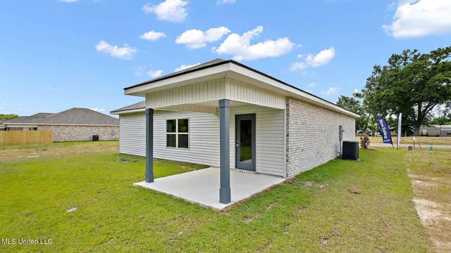 $219,900 | 5019 Fox Glen Drive, Jackson, MS 39212