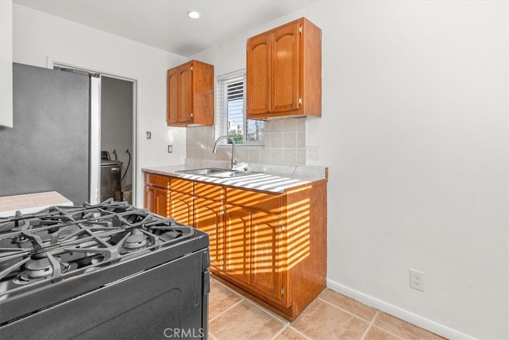 1192 Stringer Avenue Los Angeles, CA 90063 - Photo 7 of 18