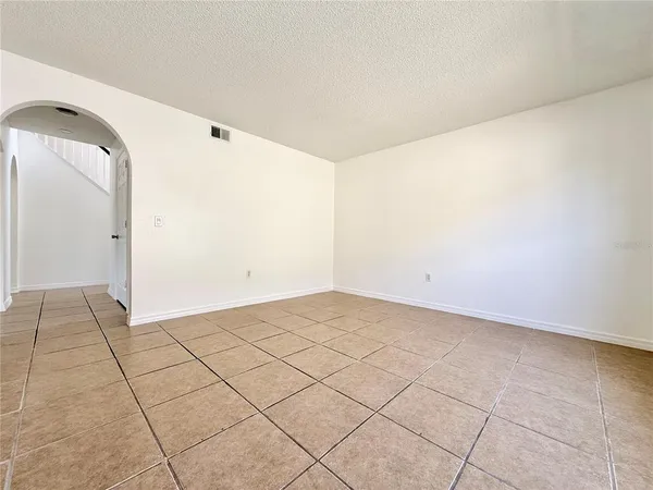 $2,345 | 6636 Pomeroy Circle, Orlando, FL 32810