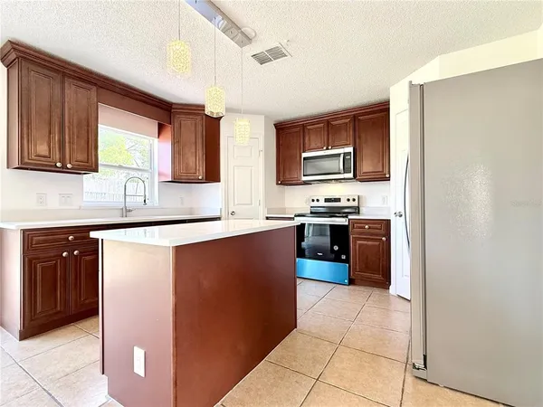 $2,345 | 6636 Pomeroy Circle, Orlando, FL 32810