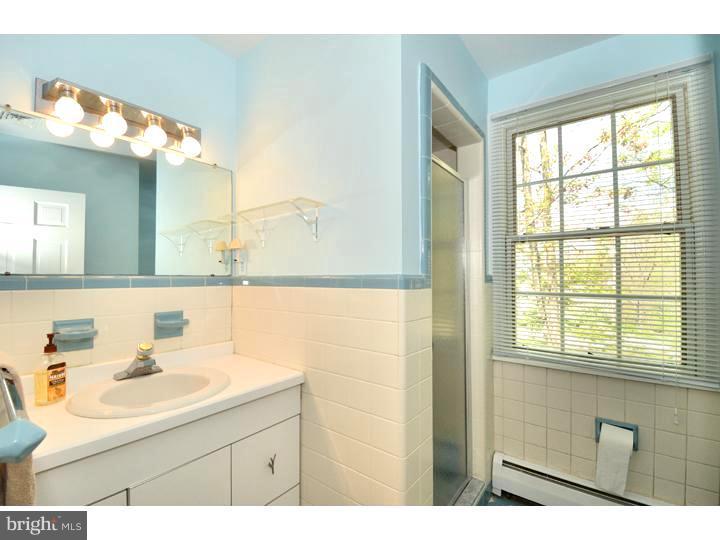 532 Pugh Road Wayne, PA 19087 - Photo 13 of 25 Master Bathroom