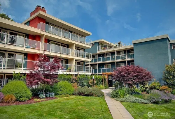 $365,000 | 1730 Taylor Avenue North, Unit 302, Seattle, WA 98109