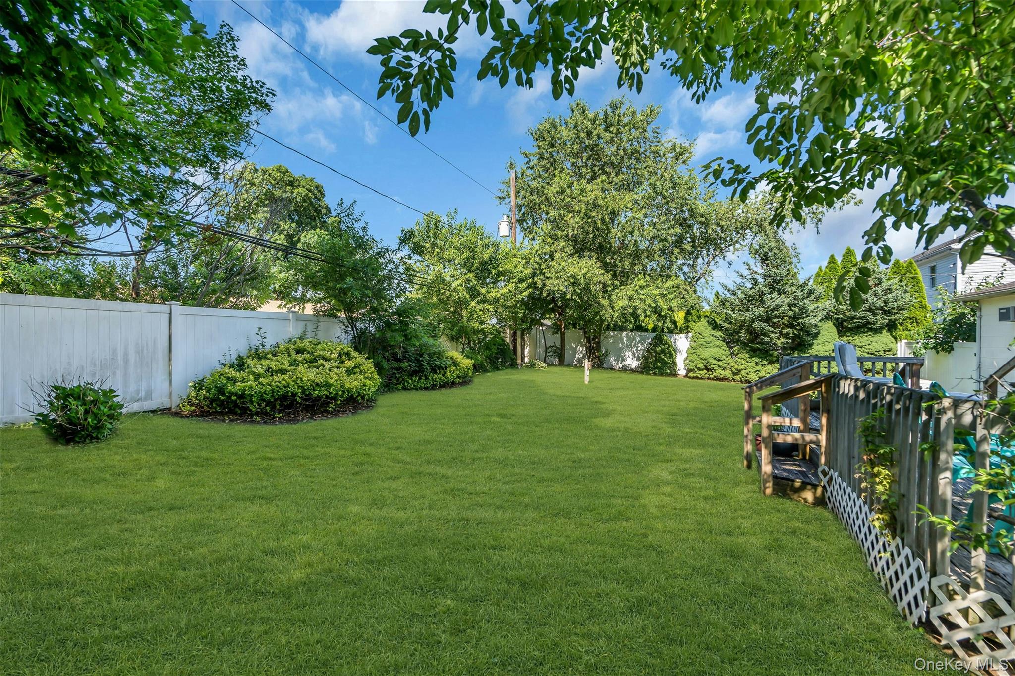 33 Cameo Road Commack, NY 11725 - Photo 20 of 24