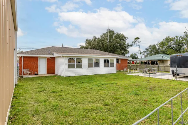 $230,000 | 414 Hospital Drive, Raceland, LA 70394