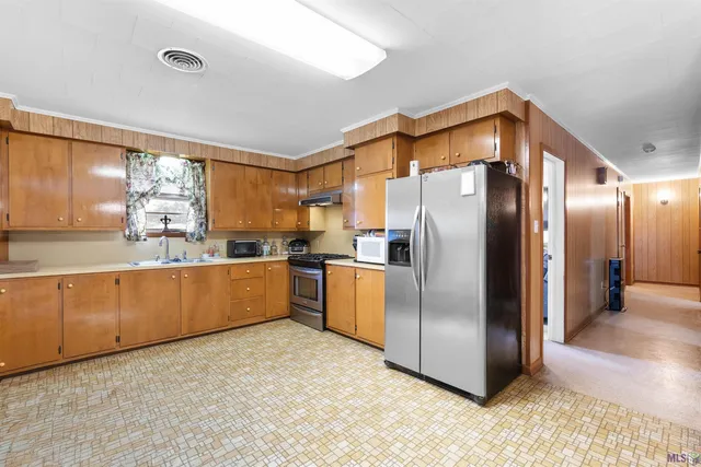 $230,000 | 414 Hospital Drive, Raceland, LA 70394