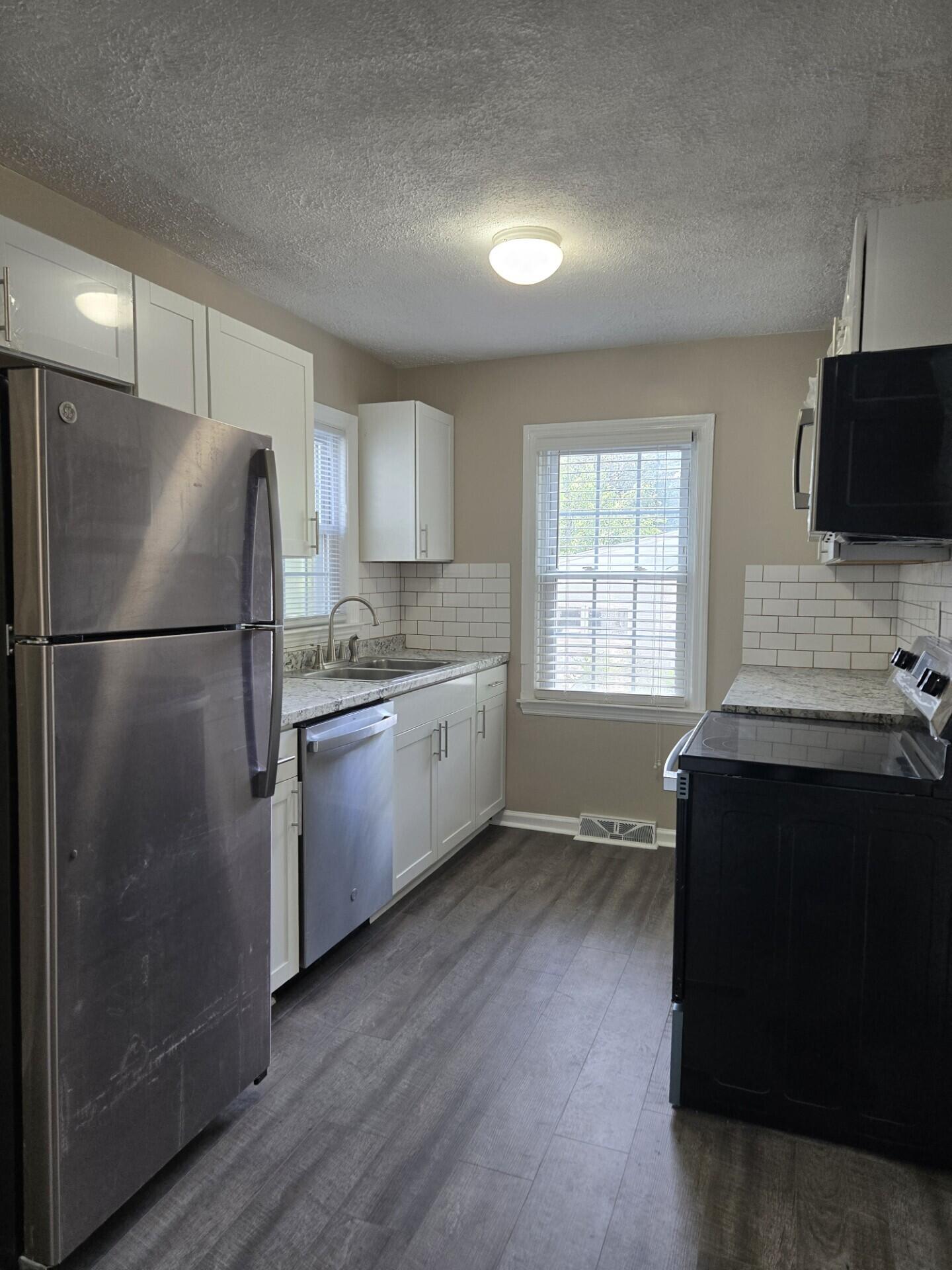 1816 Langdon Road Southwest Roanoke, VA 24015 - Photo 10 of 20 128014bd-6faa-4c11-9636-0a3652973138