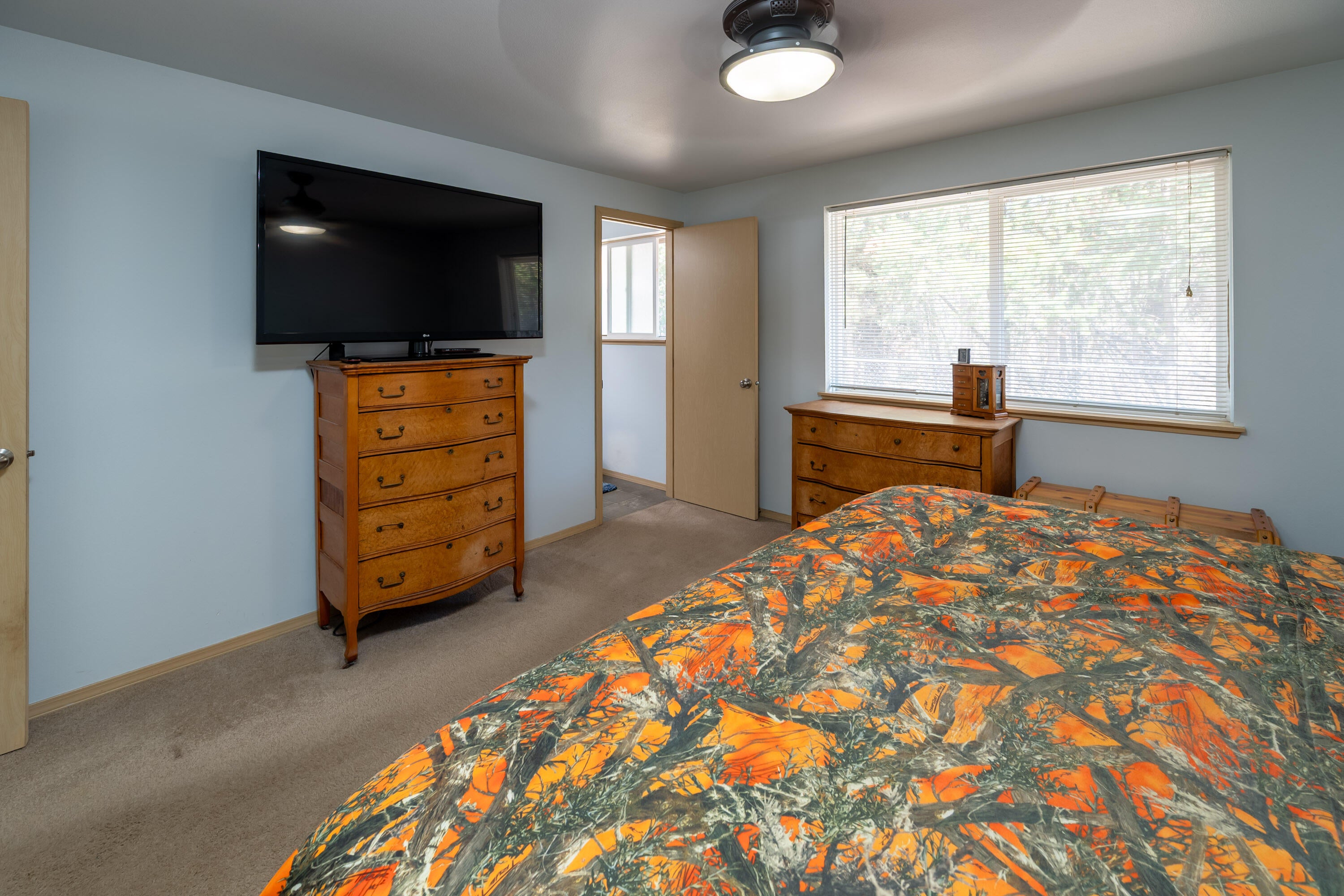 15610 Burgess Road La Pine, OR 97739 - Photo 10 of 33 TPark_3432_071625-HDR